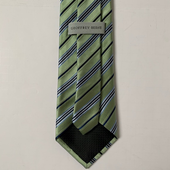 Geoffrey Beene Green Blue Striped Tie - Picture 6 of 8